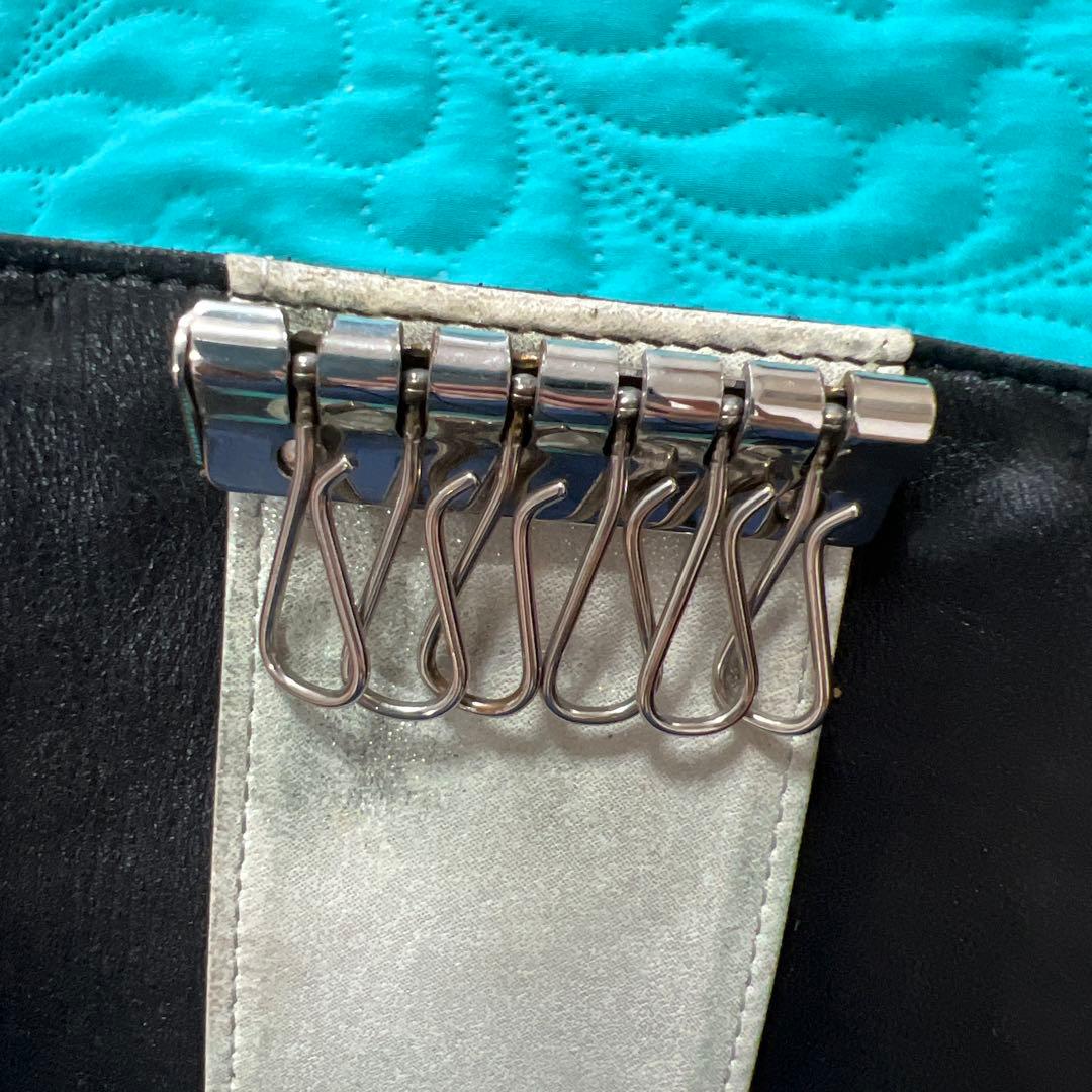 CHANEL ブラック レザー 6連キーケース　カメリア　良品　シリアルシール有