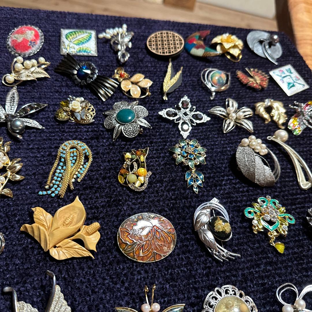 【vintage】ブローチセット 多様なデザイン　130点以上