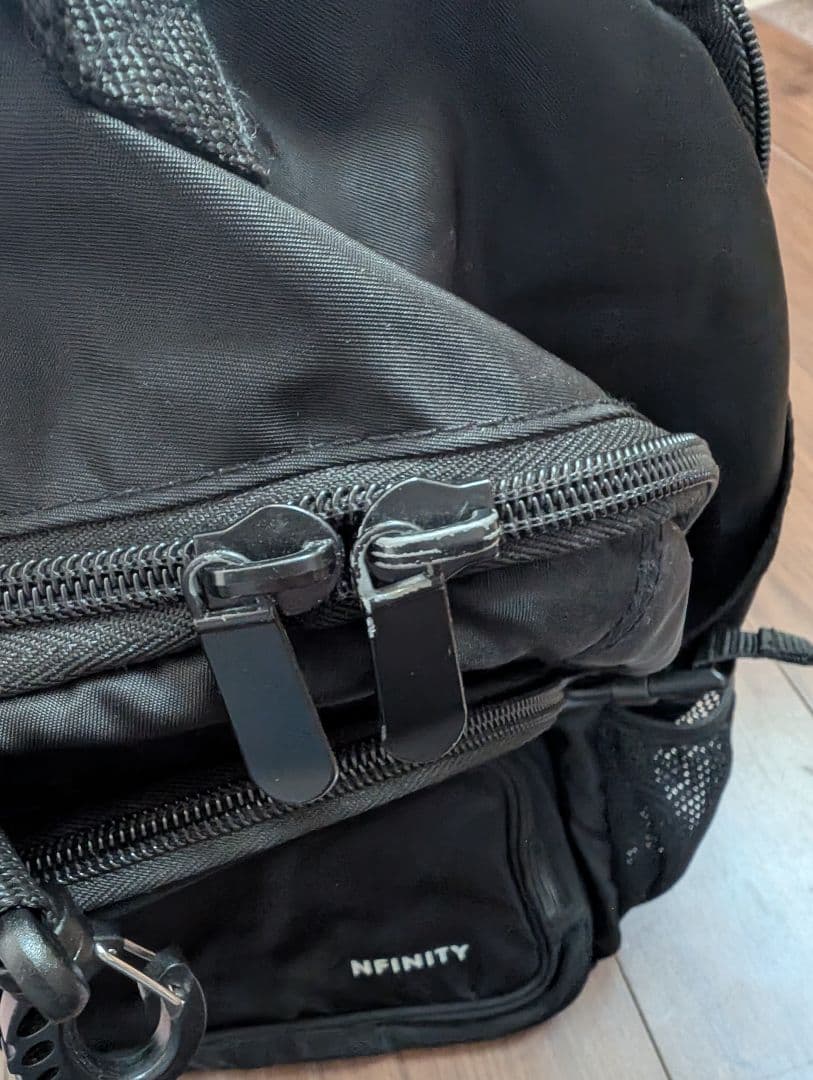 NFINITY ブラック バックパック