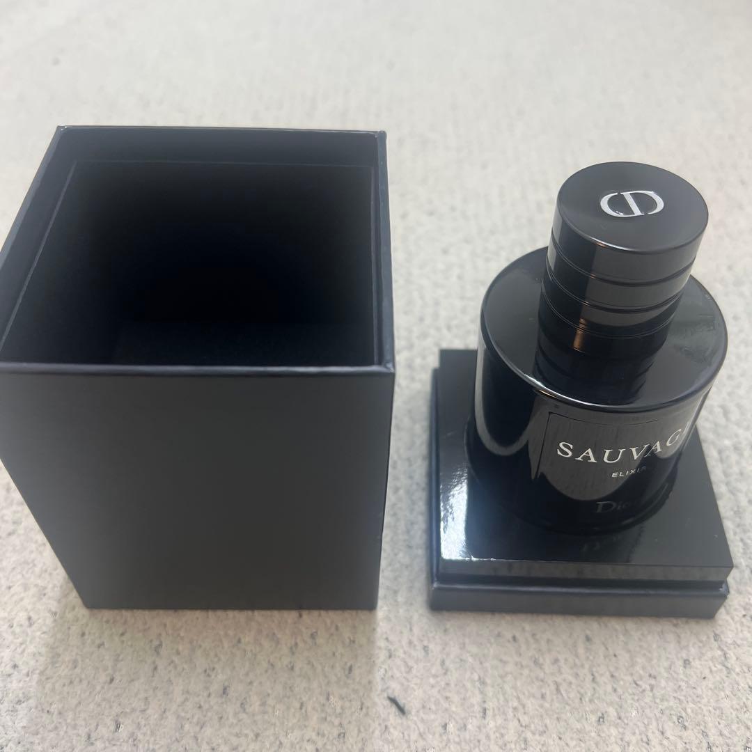 Dior Sauvage Elixir 香水(男性用)