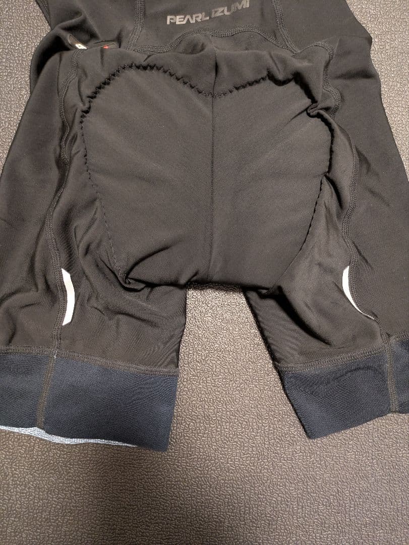 パールイズミコールド シェイド ビブ ショーツMサイズ