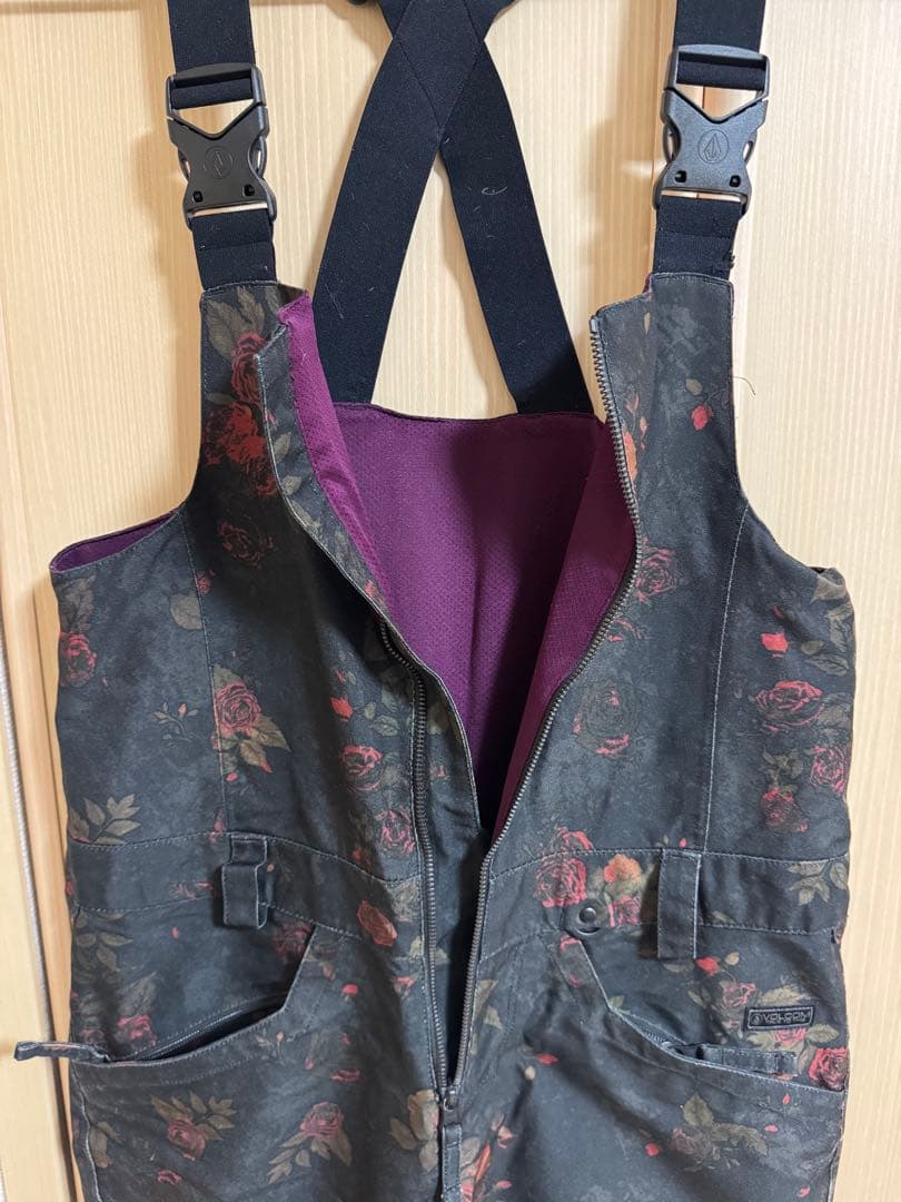 VOLCOM ボルコム スノーボードウェア パンツ ビブパン レディース 花柄