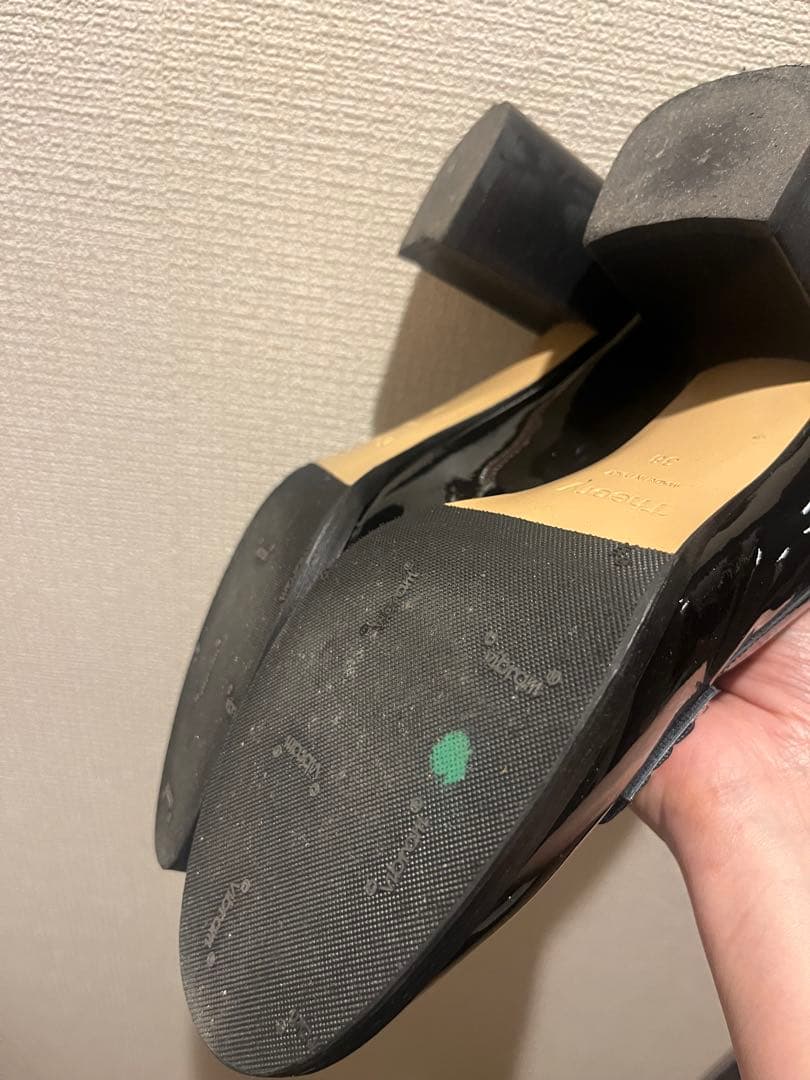 Theory エナメルヒールローファー