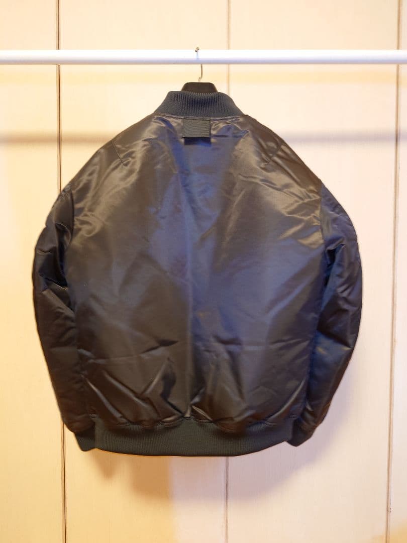 ユニクロ　+J復刻版ハイブリッドダウンオーバーサイズMA1　Mサイズ グレイ