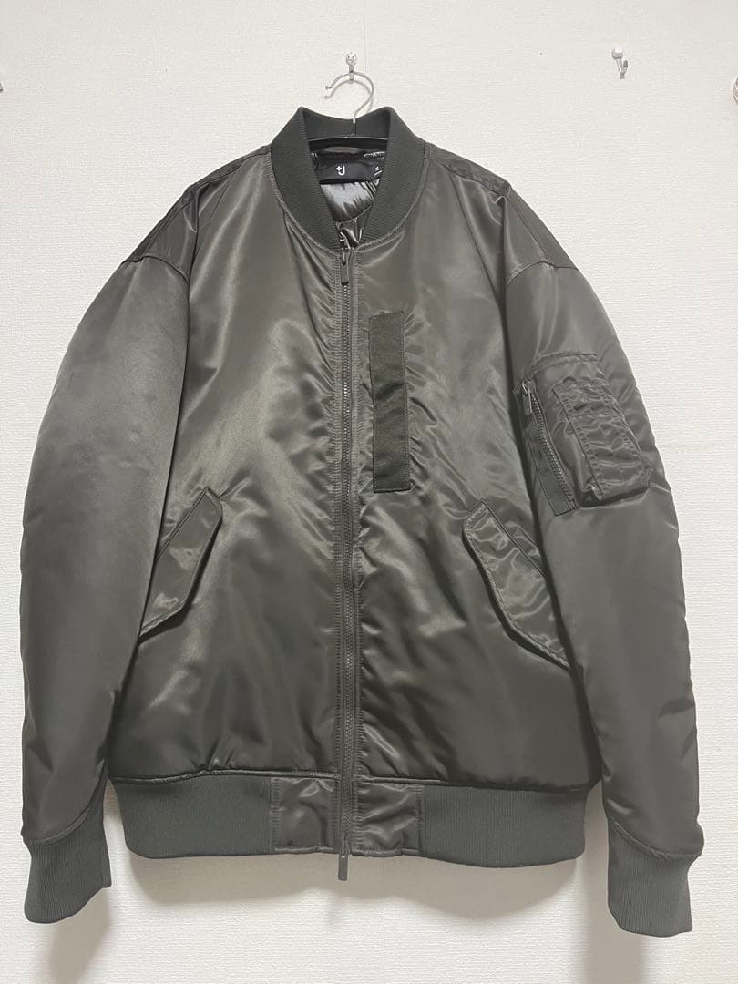 +J ハイブリッドダウンオーバーサイズMA-1 ユニクロ