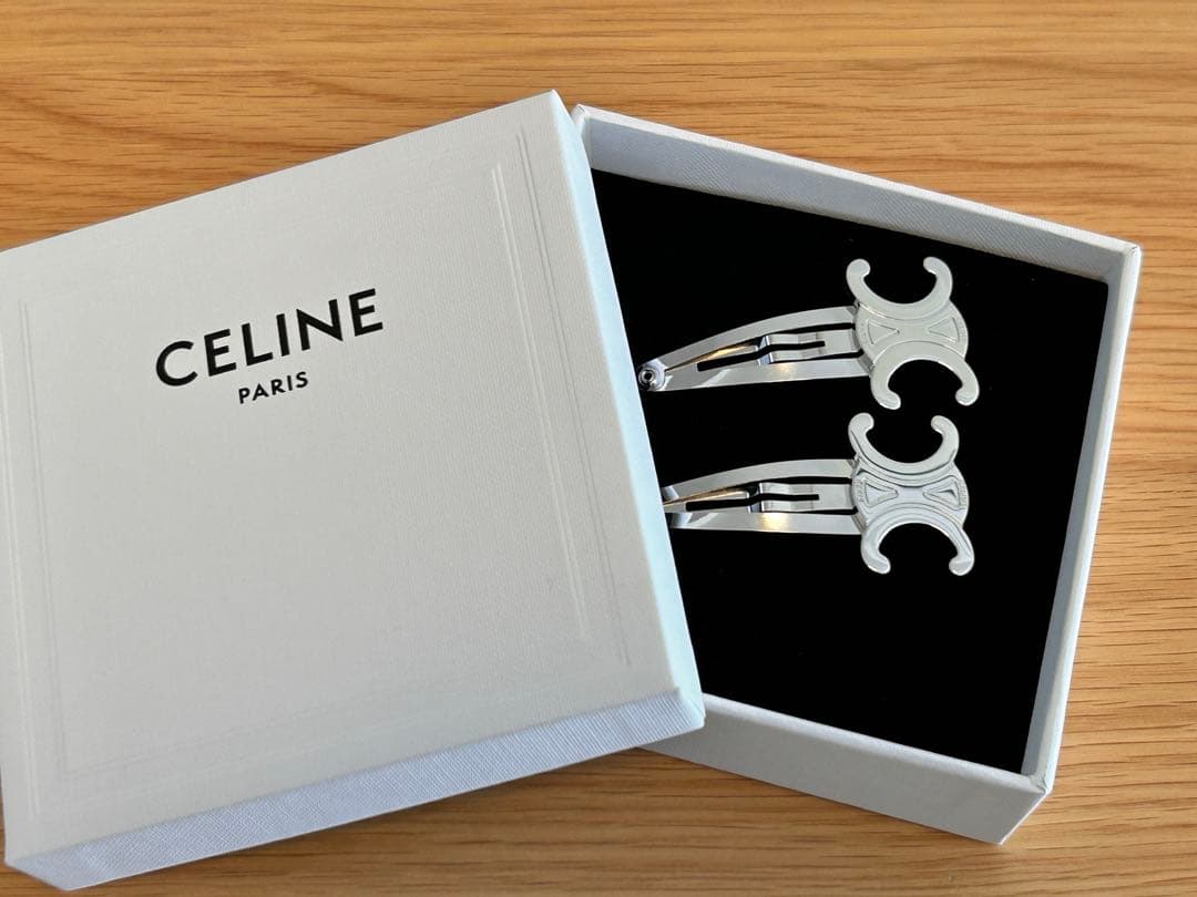 セリーヌ ヘアピン　トリオンフ スナップヘアクリップ　シルバー