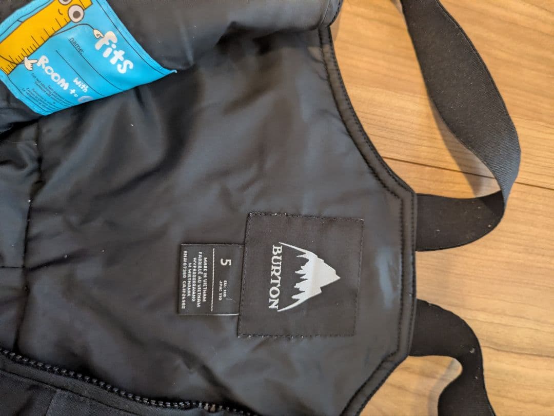 【美品】Burton キッズ　スノーボードウェア上下　ビブパンツ　5T　バートン