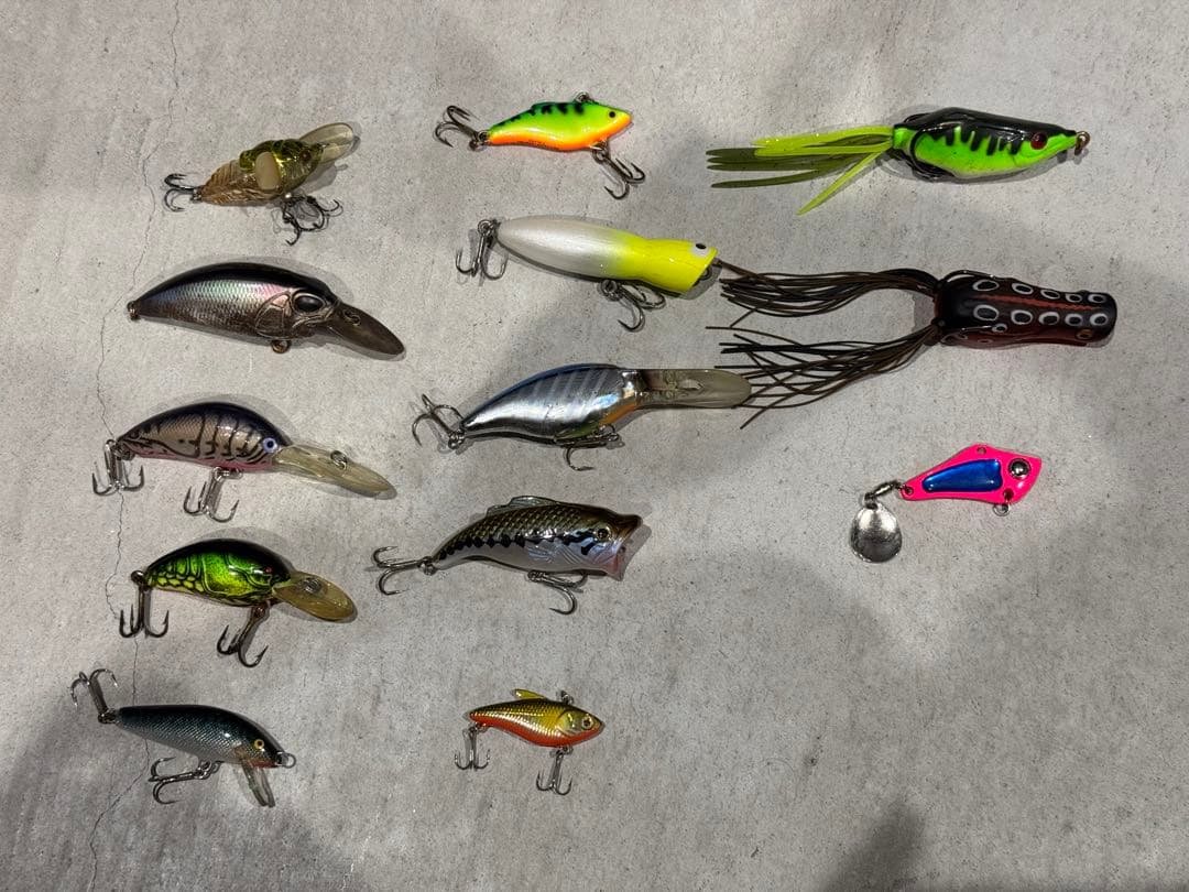 ルアーまとめ売り　ワーム　ハードルアー　バス釣り　引退