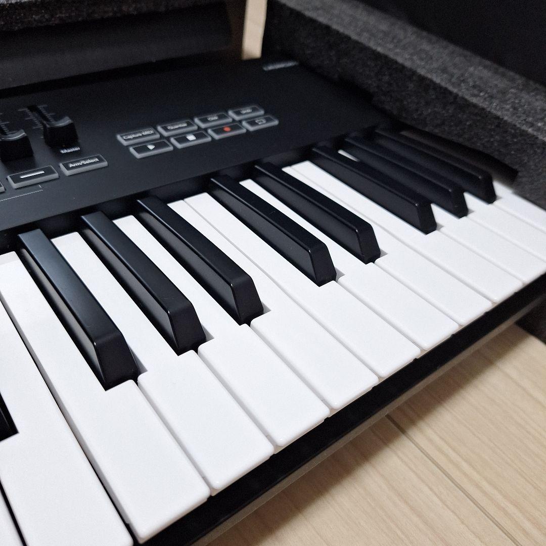 Novation Launchkey 49 MK3 Ableton Midi鍵盤