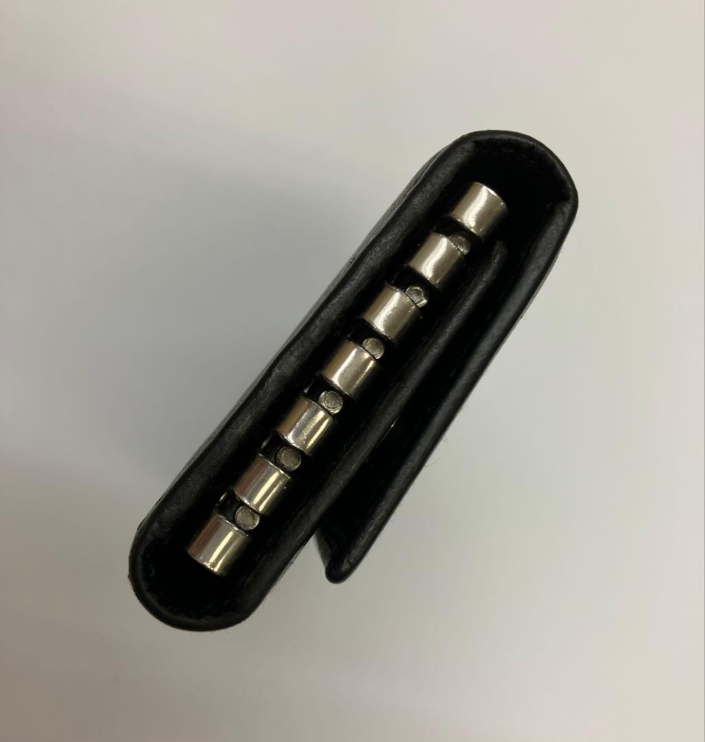 早い者勝ち❣️プラダ 6連 キーケース ブラック 三角プレート　サフィアーノレザー