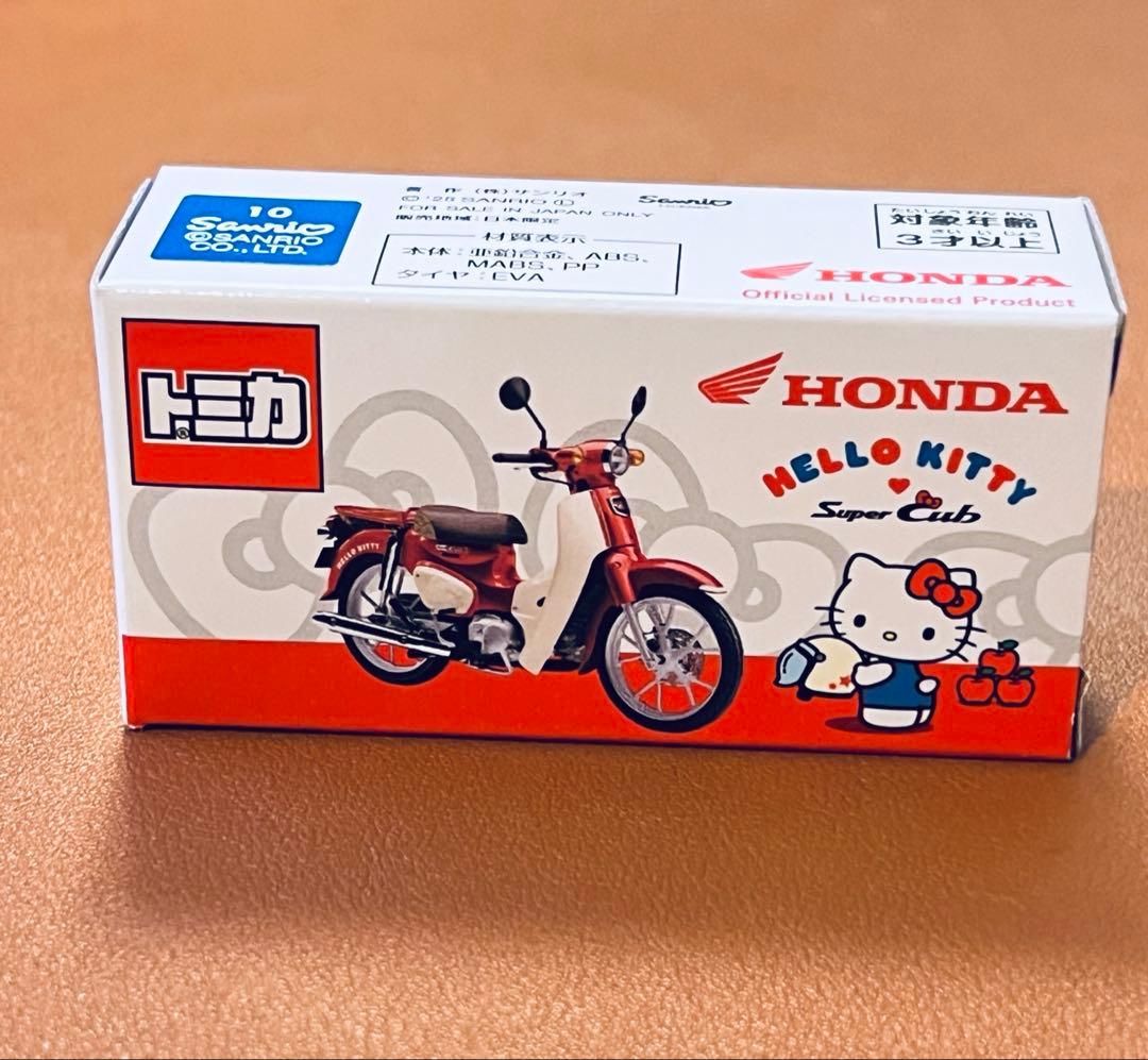 トミカ スーパーカブ × HELLO KITTY コラボモデルに新品、未開封品