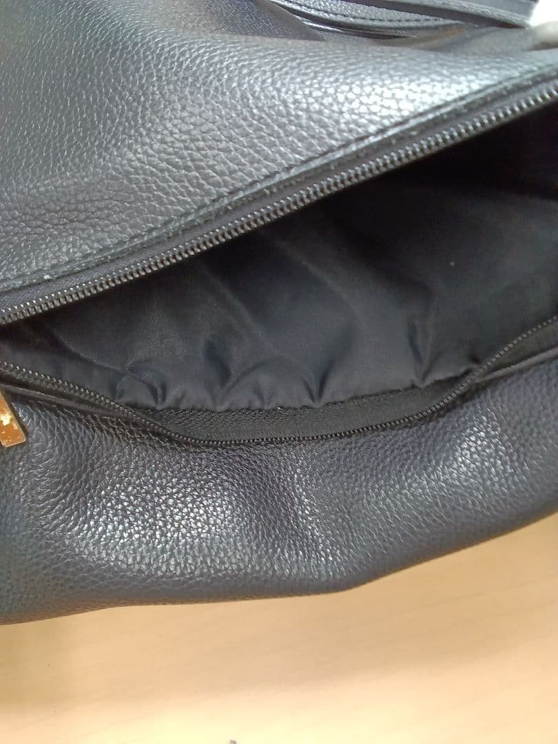 【Longchamp】レザー ブラック バックパック ジッパー付き