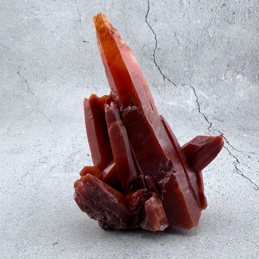 G-56マダガスカル産 赤水晶 クラスター 天然石　レッドクォーツ 希少原石