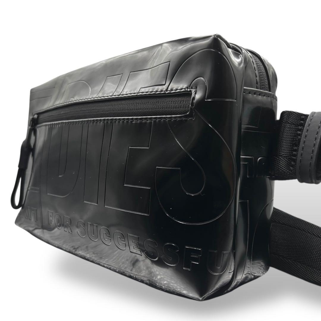 【美品】ディーゼル　ボディバッグ　ウエストポーチ　黒　ロゴ柄　男女兼用　斜め掛け