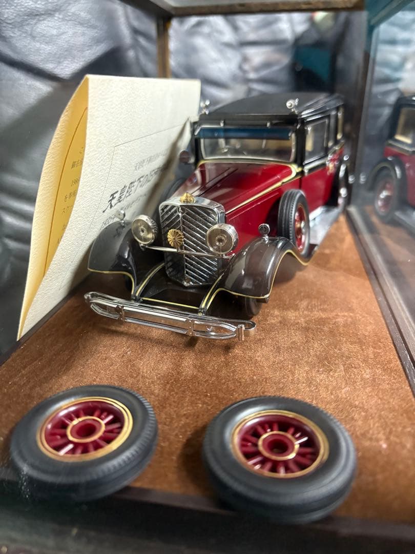 天皇陛下】の旧御料車 1935型メルセデス・ベンツ770菊紋付き60年記念