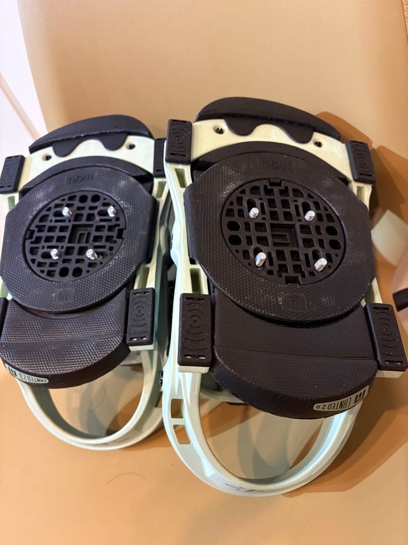 【値下げしました】NOW REBEL スノーボード　バインディング　サイズM