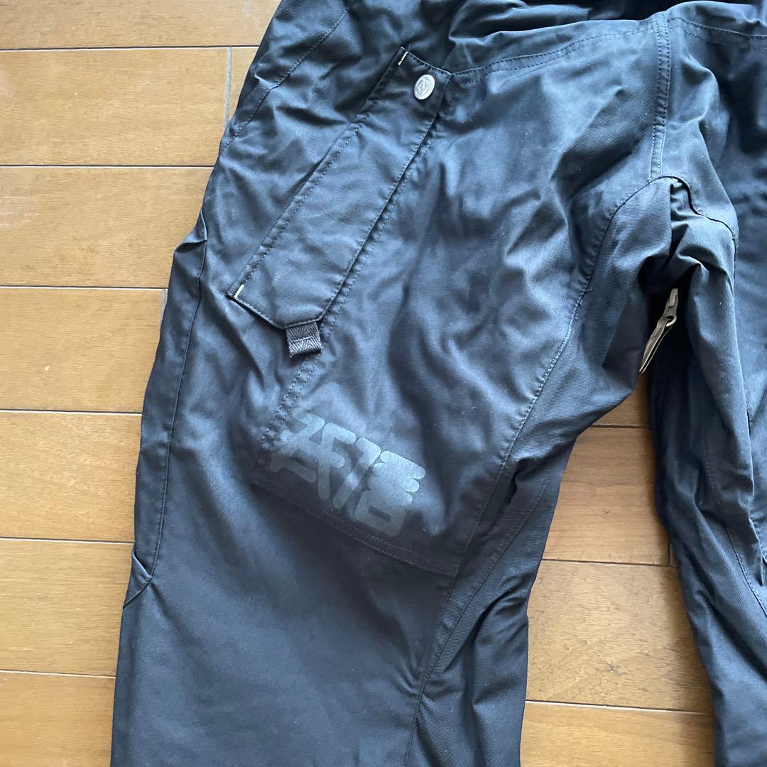 スノーボードパンツ　ブラック