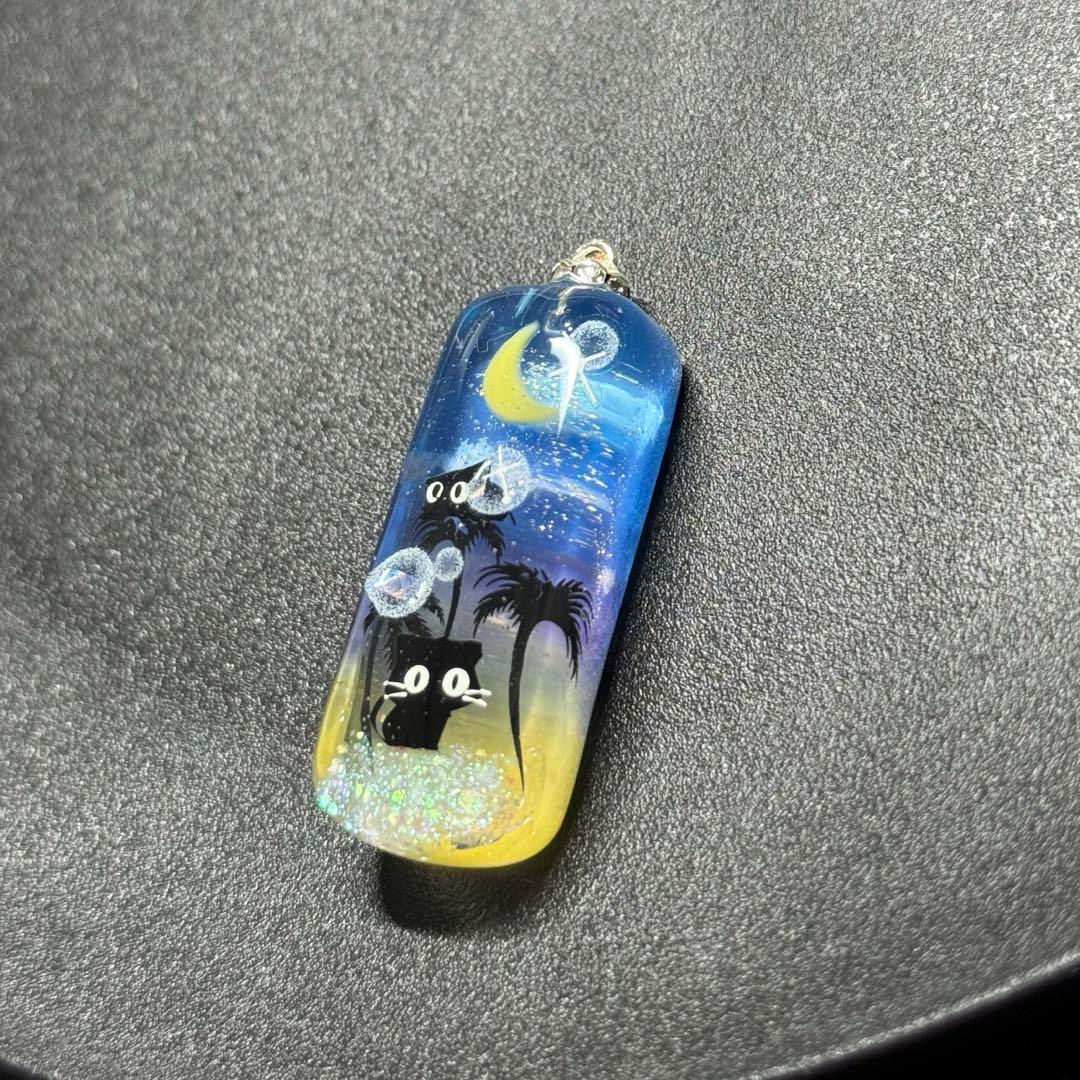 〜fairy様〜新作　天然石　レジンネックレス　【猫ちゃんと浜辺】