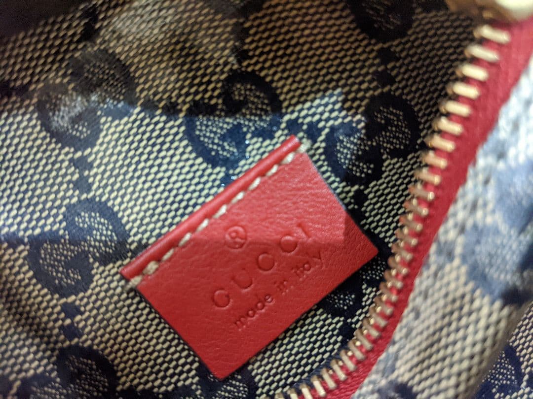 Gucci GGパターン ボディバッグ　ウエストポーチ