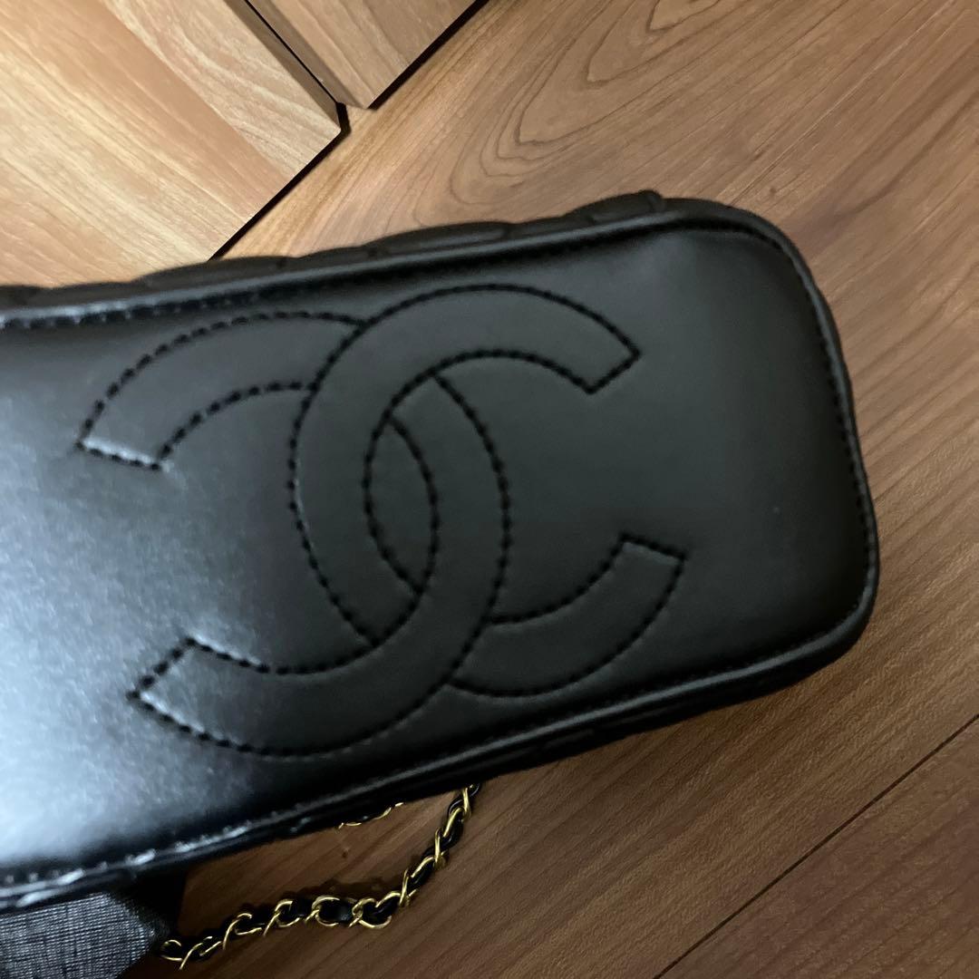 新品☆CHANEL ノベルティ☆ミラー付きキルティングバニティショルダーバッグ