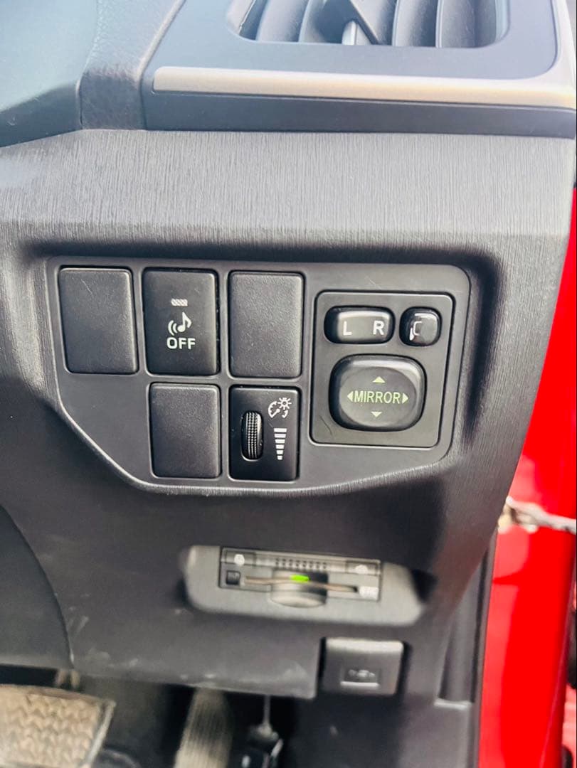 プリウスPHV本体価格ー65万