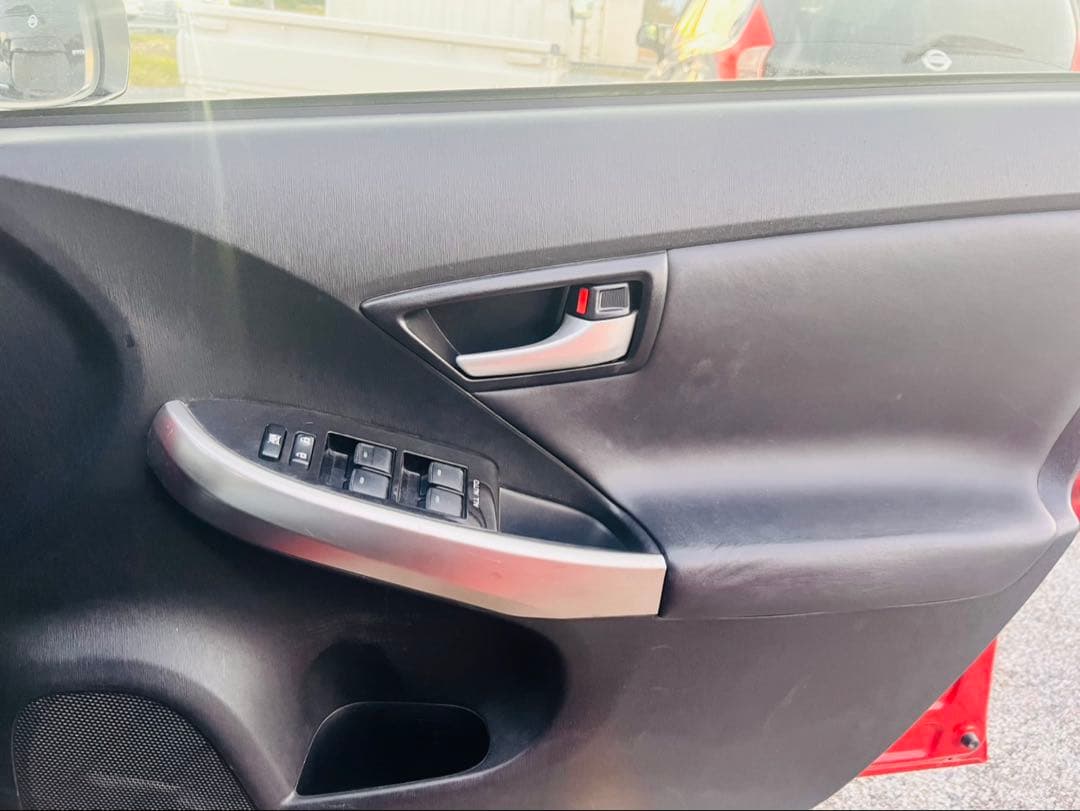 プリウスPHV本体価格ー65万