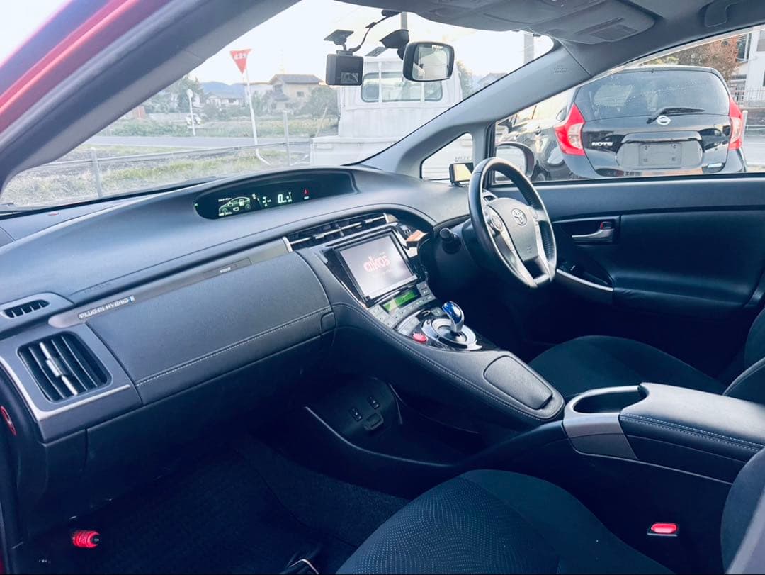 プリウスPHV本体価格ー65万