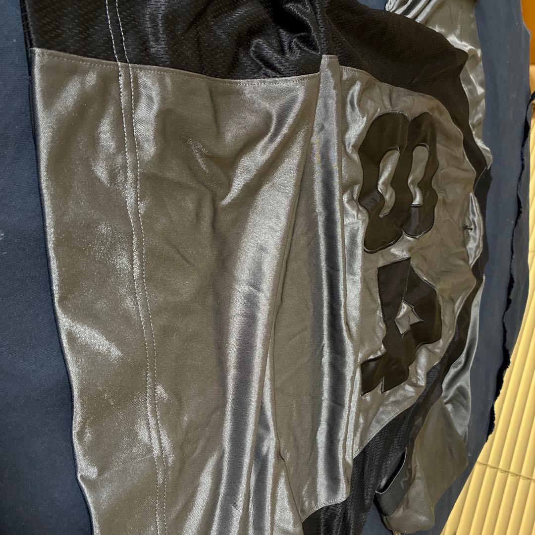 新品Jordan 84番号付きグレーシャツ