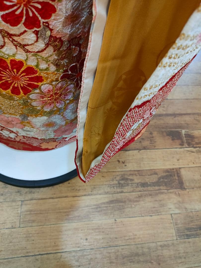 【お手続き中】絞り　疋田絞り　本振袖　古典柄　白系