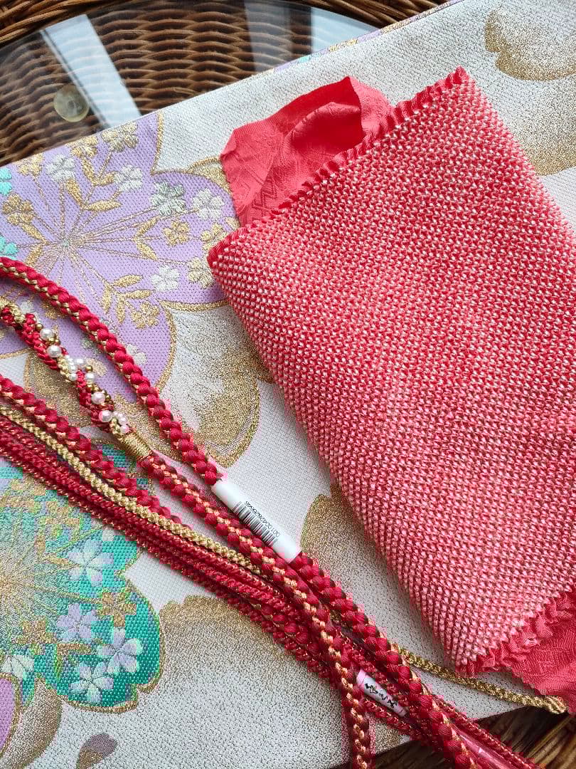 【お手続き中】絞り　疋田絞り　本振袖　古典柄　白系