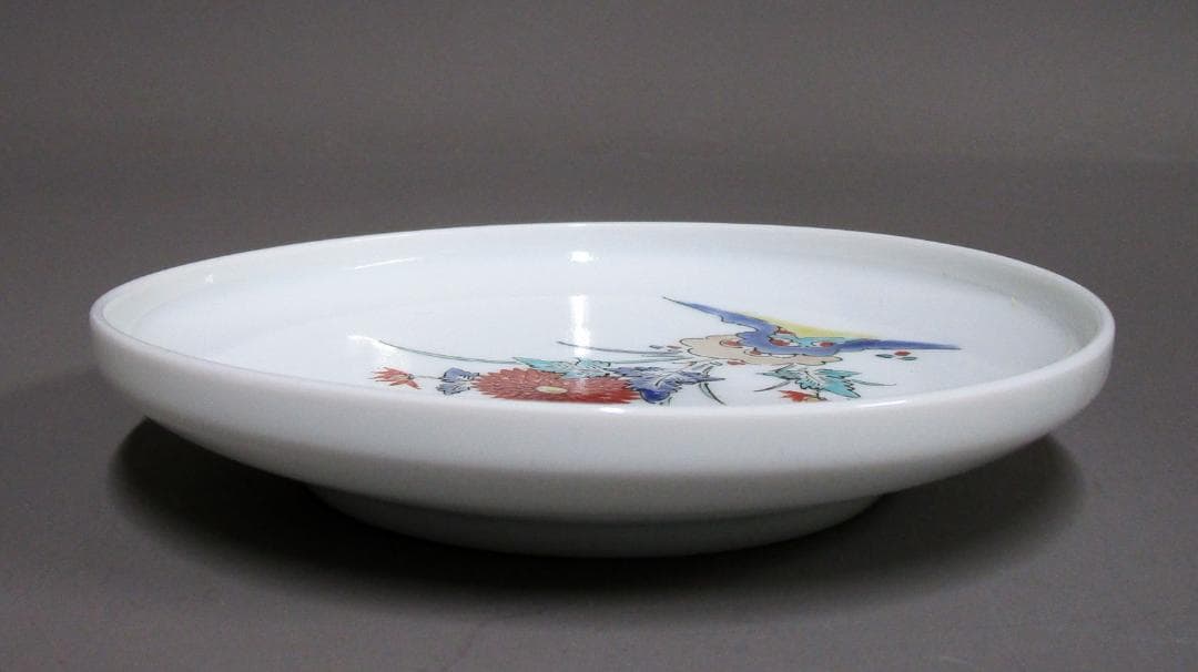 人間国宝 十三代 酒井田柿右衛門［錦 菊文 皿］桐共箱入り