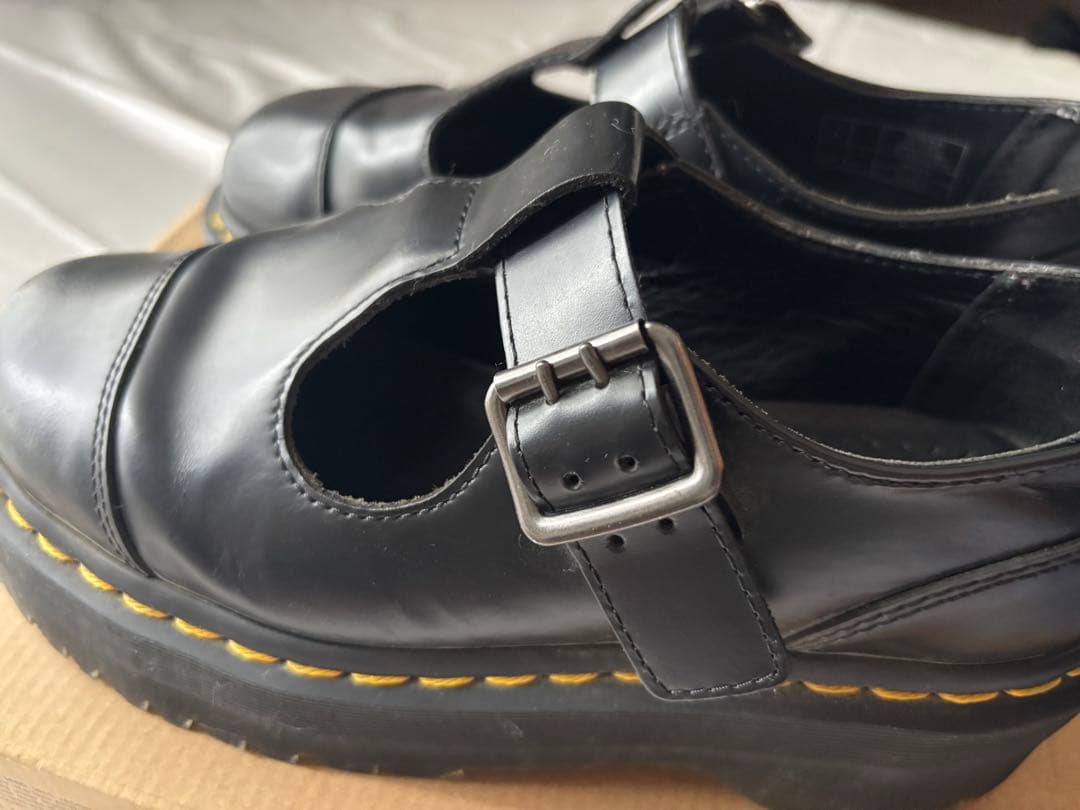 Dr. Martens ブラックプラットフォームシューズ