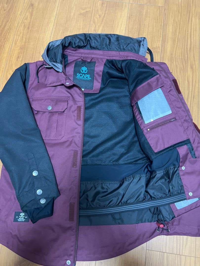 SCAPE スノーボードジャケット ワインレッド/ブラック