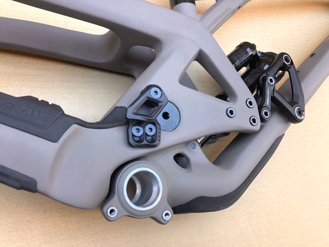 新品!! EVIL WRECKONING LS / イービル レコニング - メルカリ