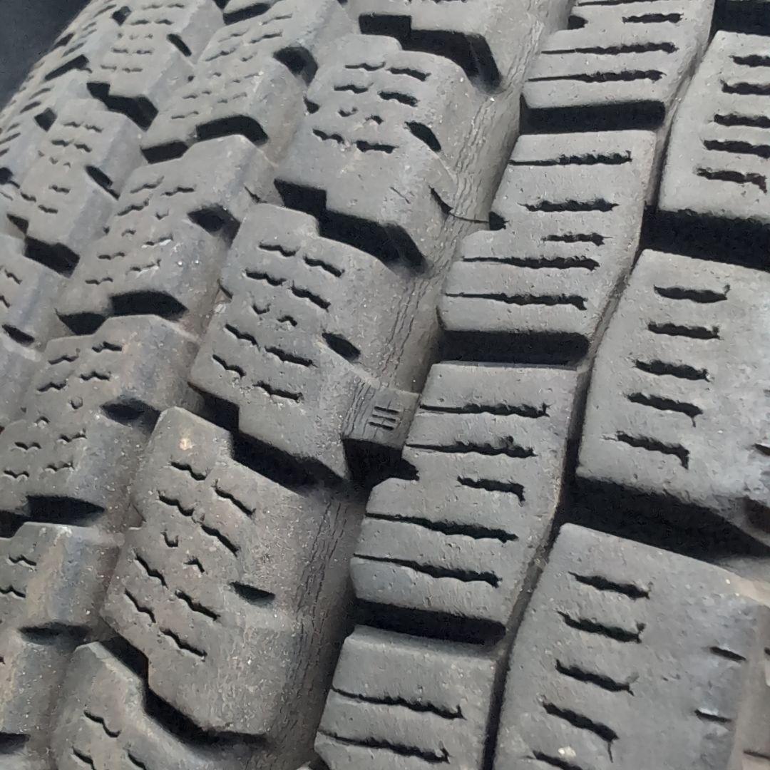 【ぽみ】KEELER ハイエース スタッドレス4本 195/80R15