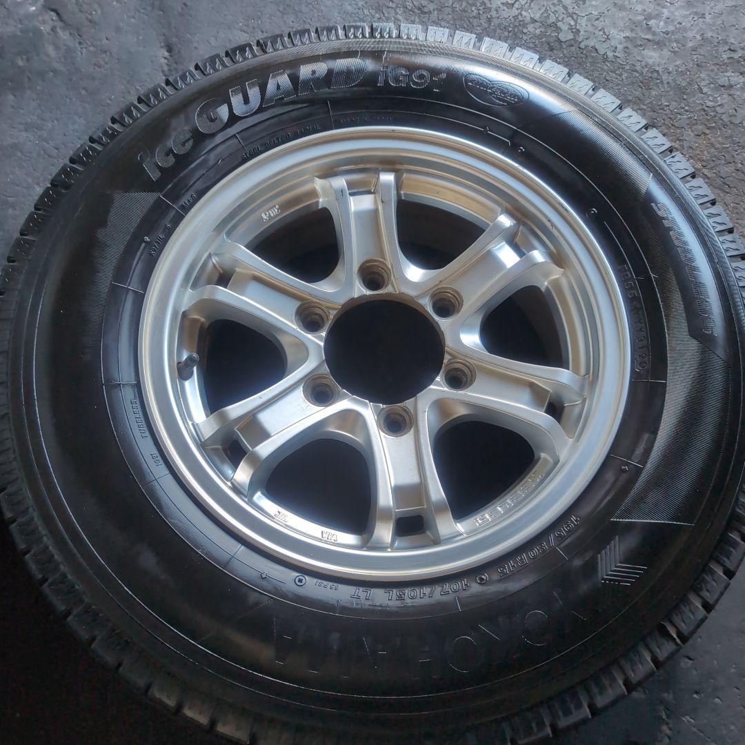 【ぽみ】KEELER ハイエース スタッドレス4本 195/80R15