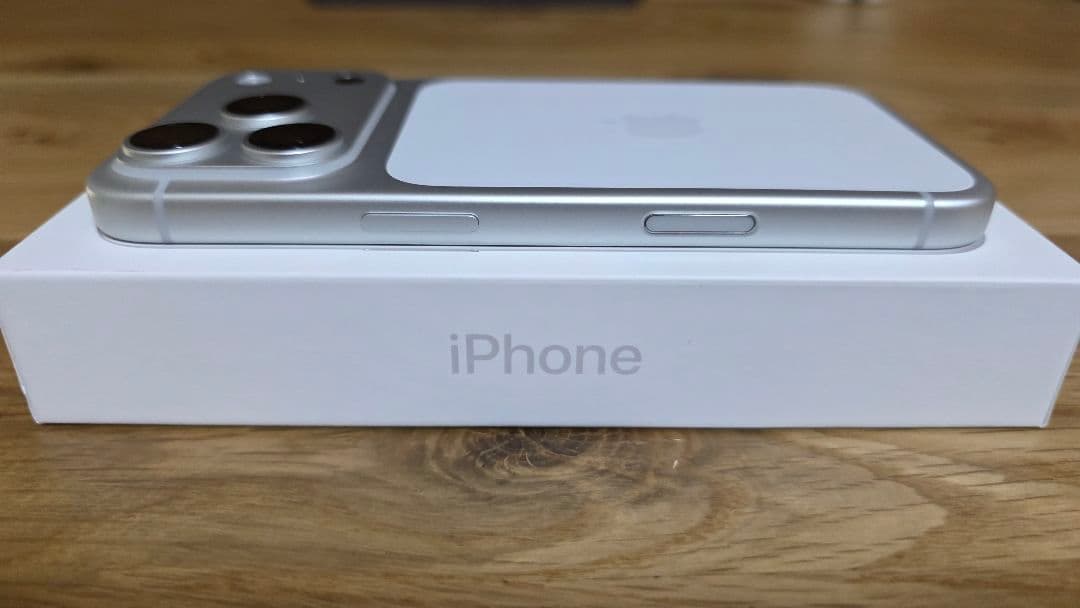 ほぼ新品 iPhone17 Pro 256GB シルバー SIMフリー