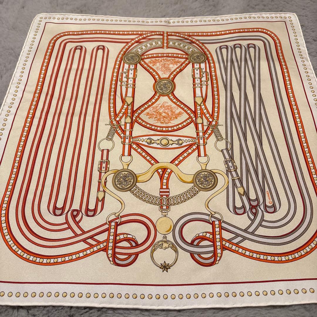 エルメス　スカーフ　ミニサイズ　ガヴロッシュ 45 《グラン・トゥラララ》