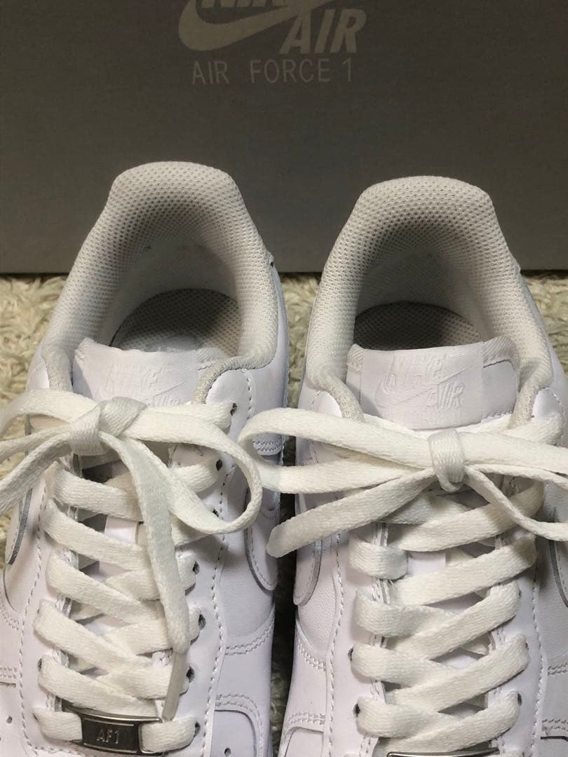 未使用級　極美品　ナイキ　エアフォース1 07 白　ホワイト　24.5cm
