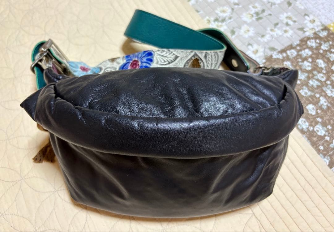 ★ほぼ未使用★美品 JUCO. ジュコ ボディバッグ ウエストポーチ 花柄 黒