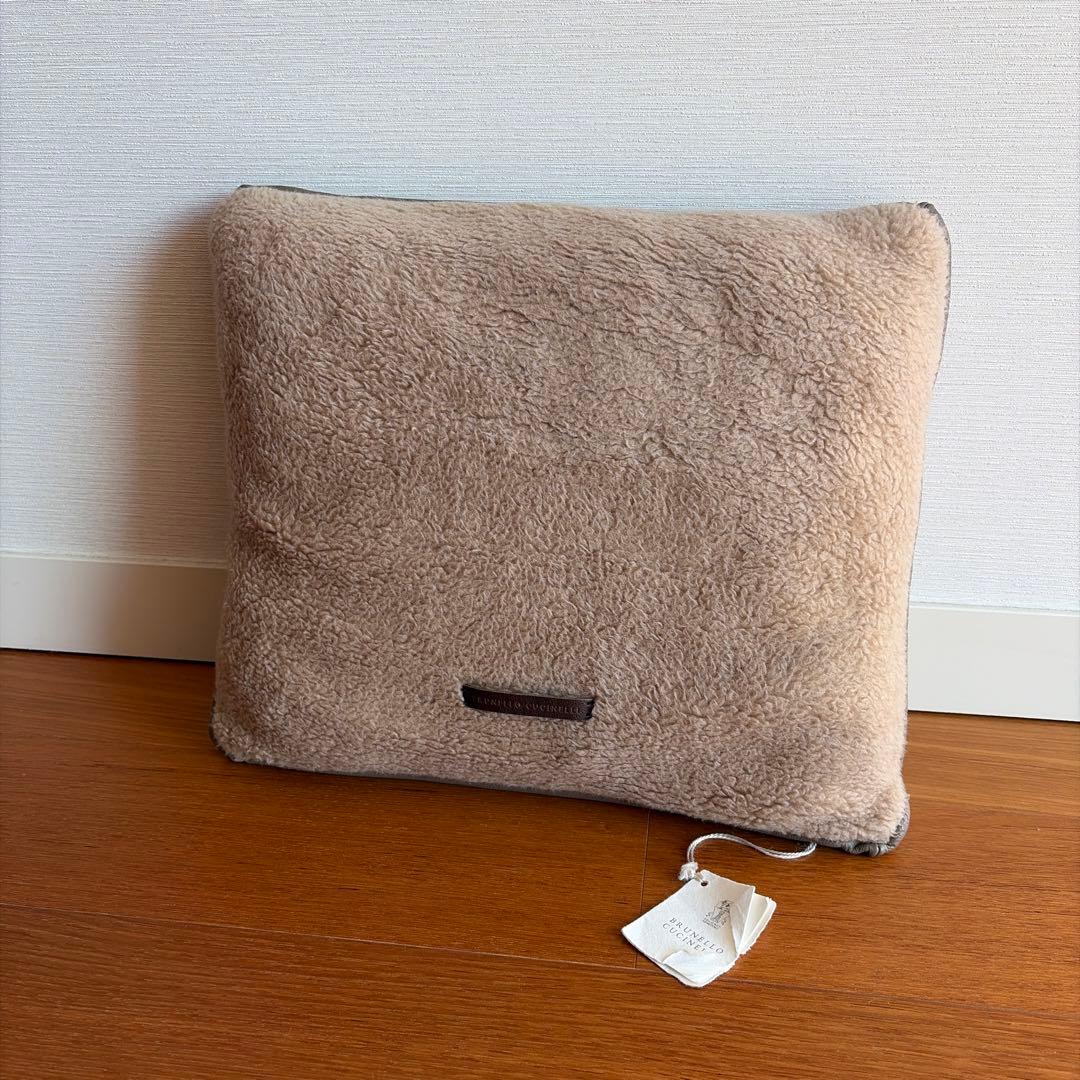 【タグあり】ブルネロクチネリ　クッション