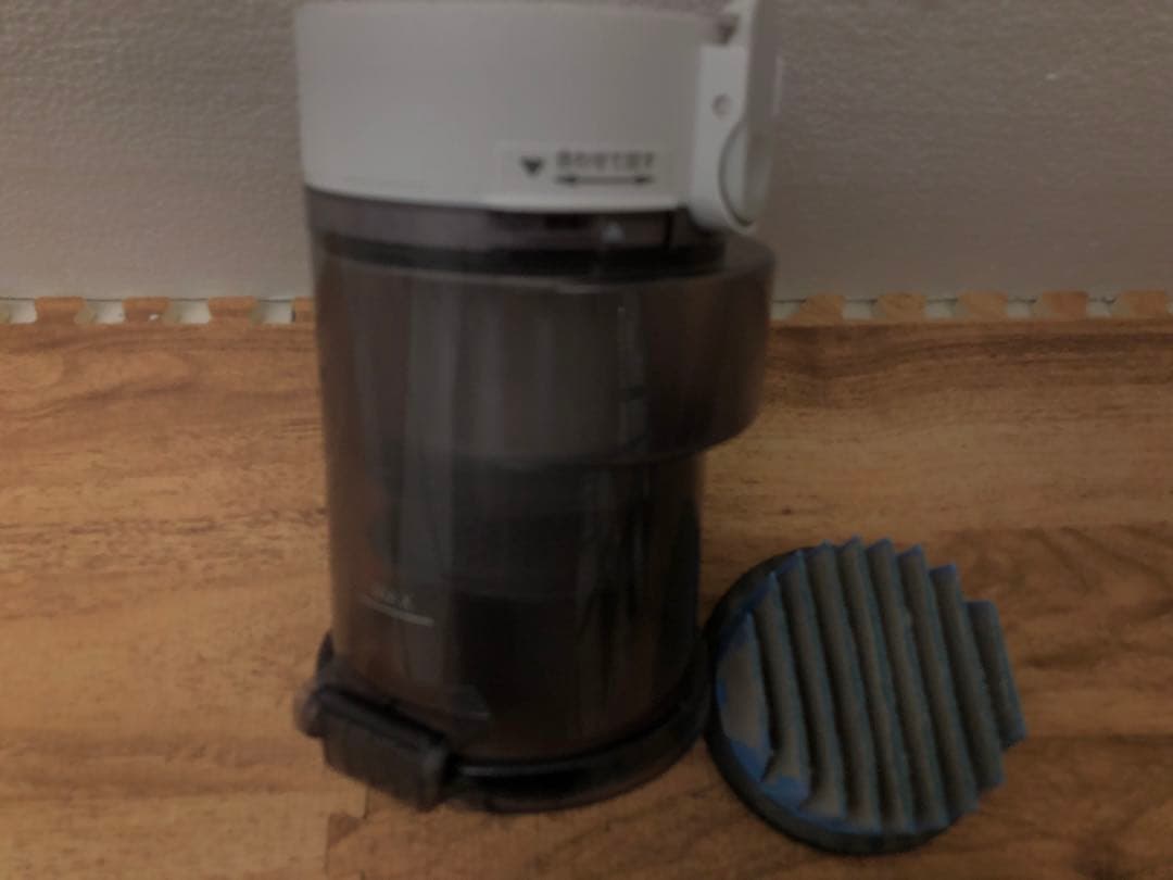 シャープ　コードレス掃除機