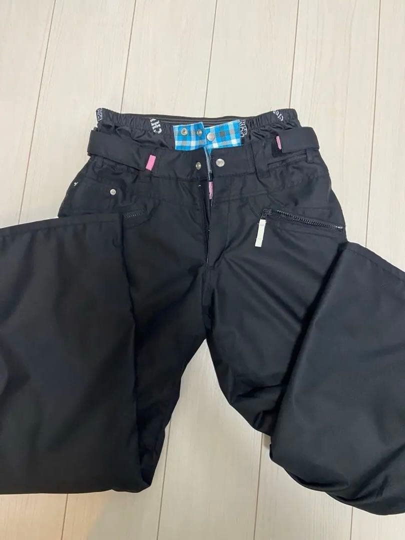 スノーボードウエア レディース (上)x-nix (下)chit