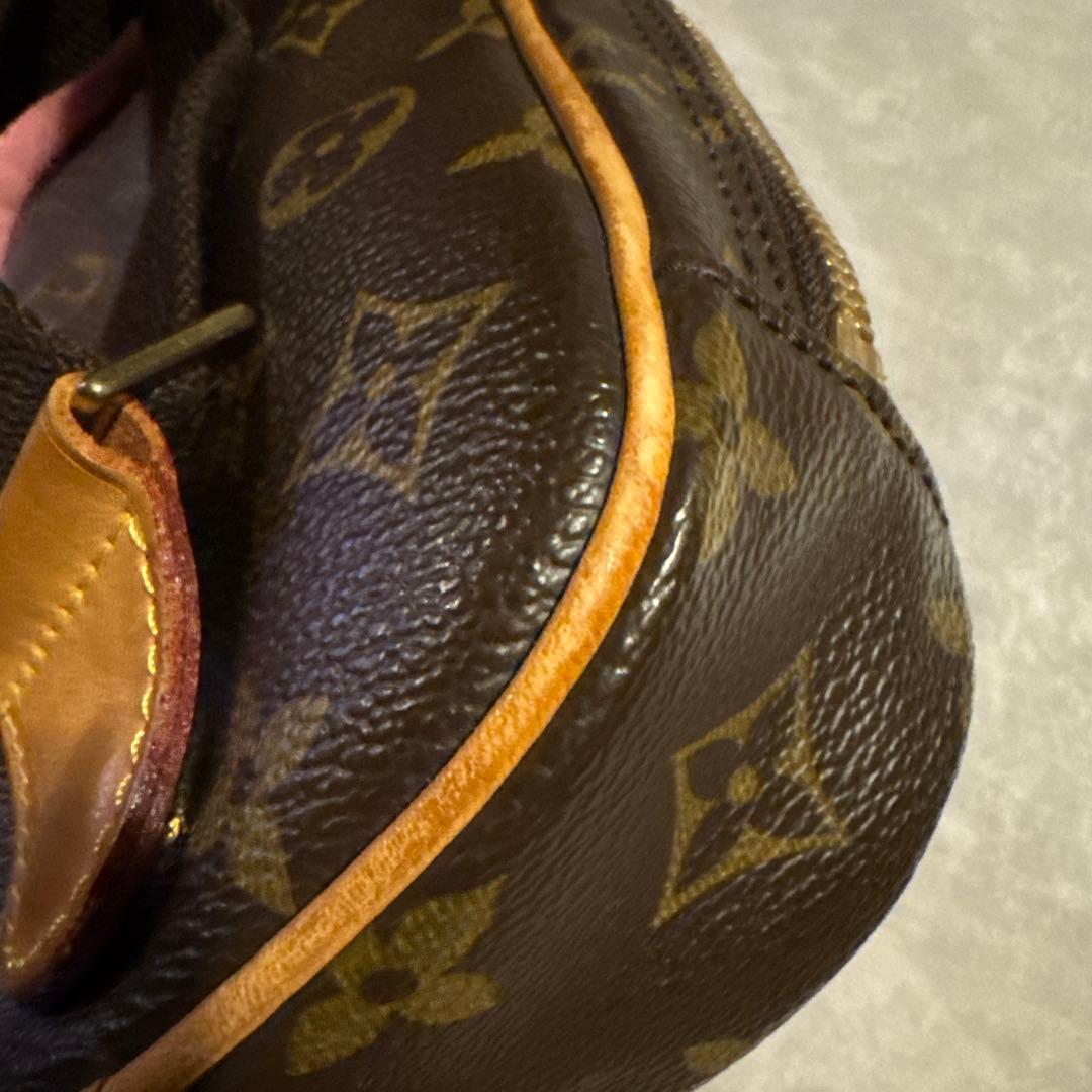 美品　ルイ・ヴィトン ボディバッグ