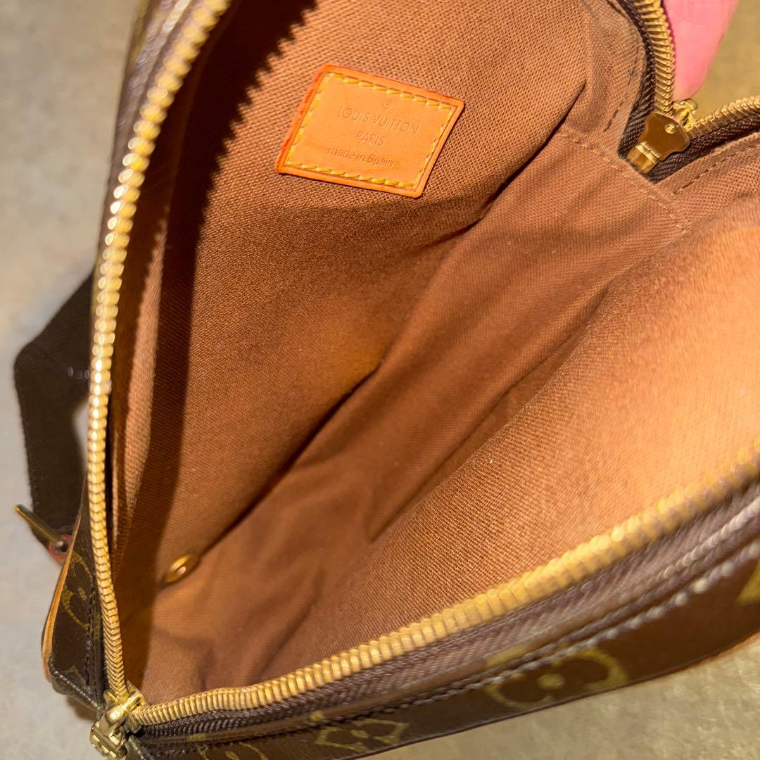 美品　ルイ・ヴィトン ボディバッグ