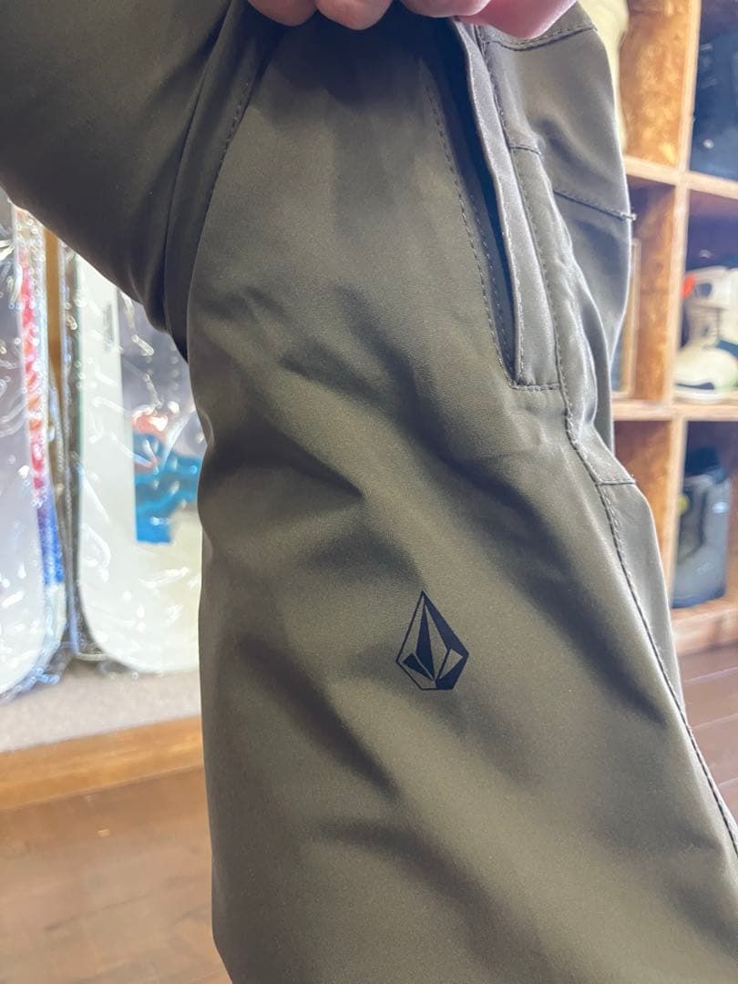 【USED】 VOLCOM ポルコム スノーボードウェア　ビブパンツ