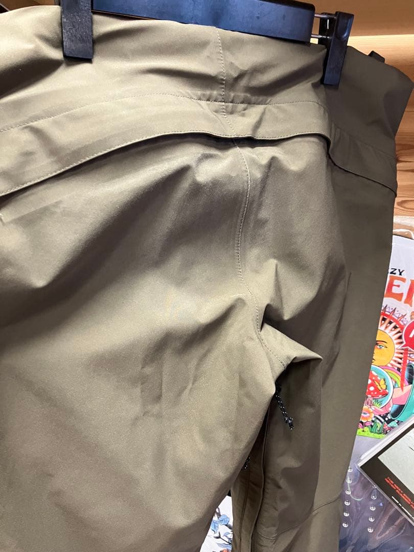 【USED】 VOLCOM ポルコム スノーボードウェア　ビブパンツ