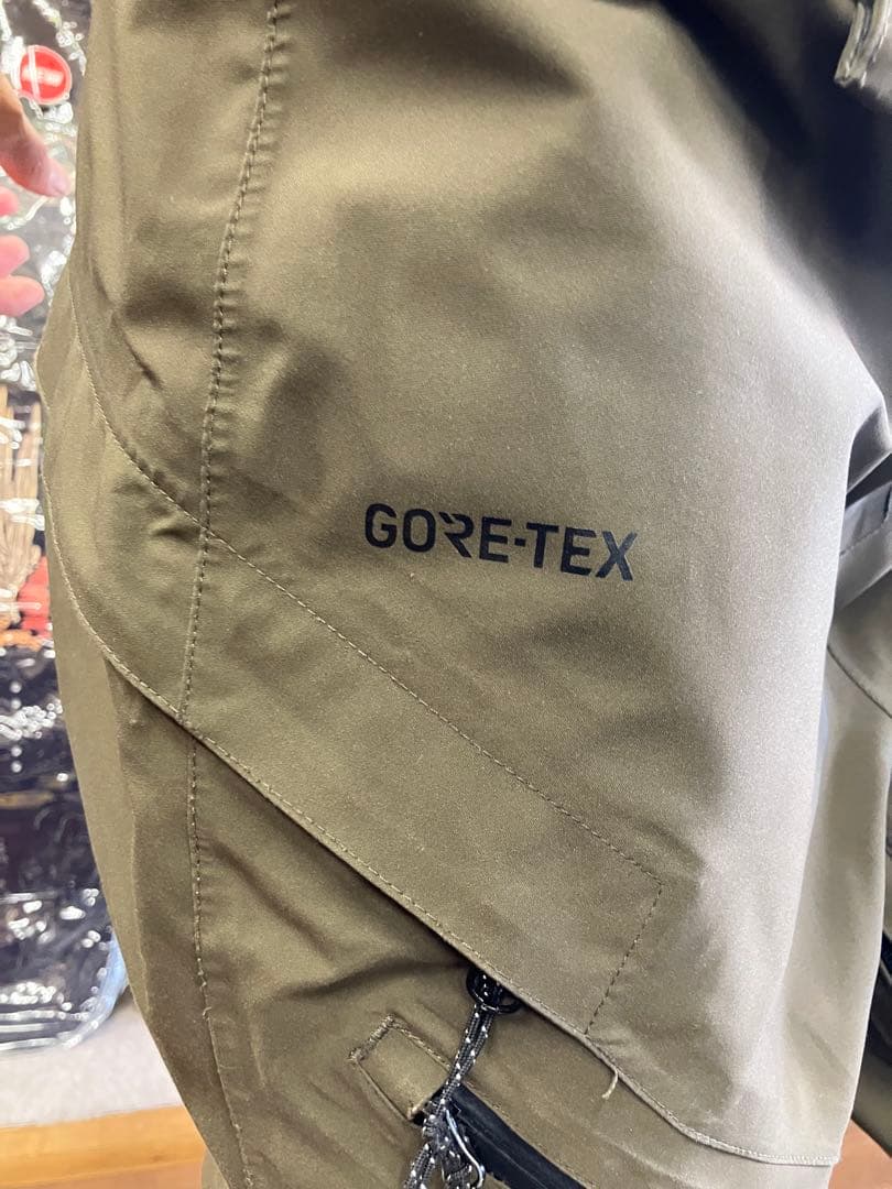 【USED】 VOLCOM ポルコム スノーボードウェア　ビブパンツ