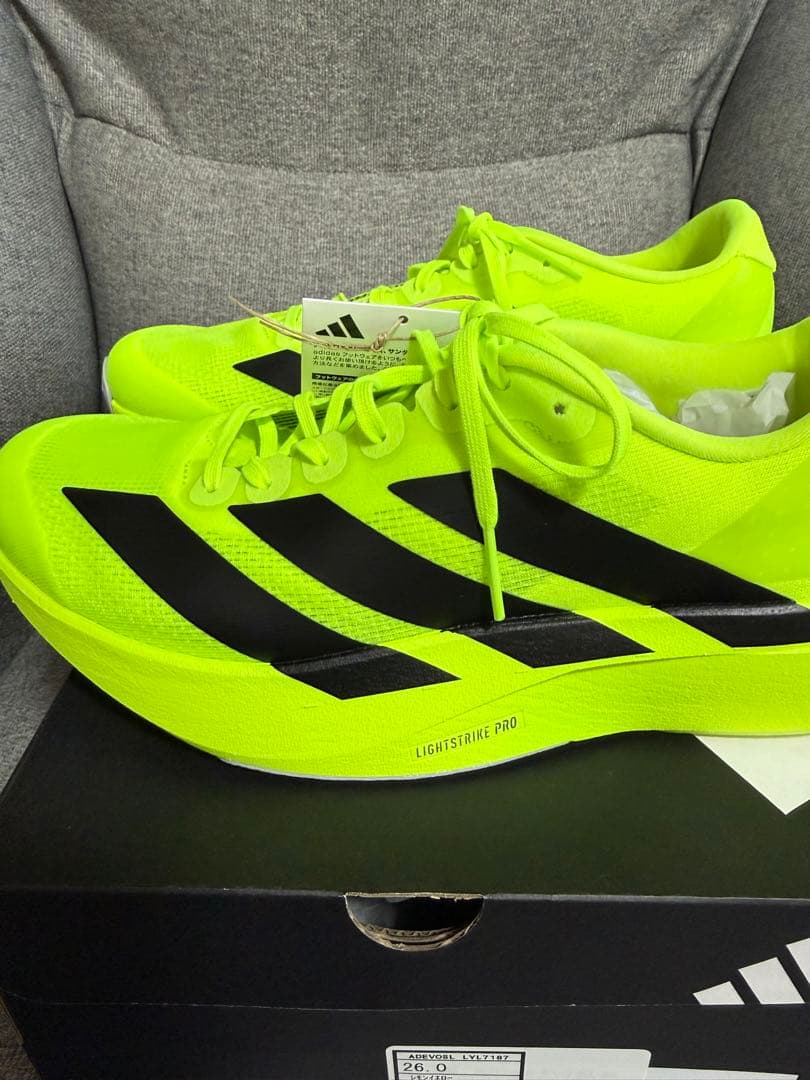 新品未使用　アディダス evo sl 26.0cm 蛍光イエロー