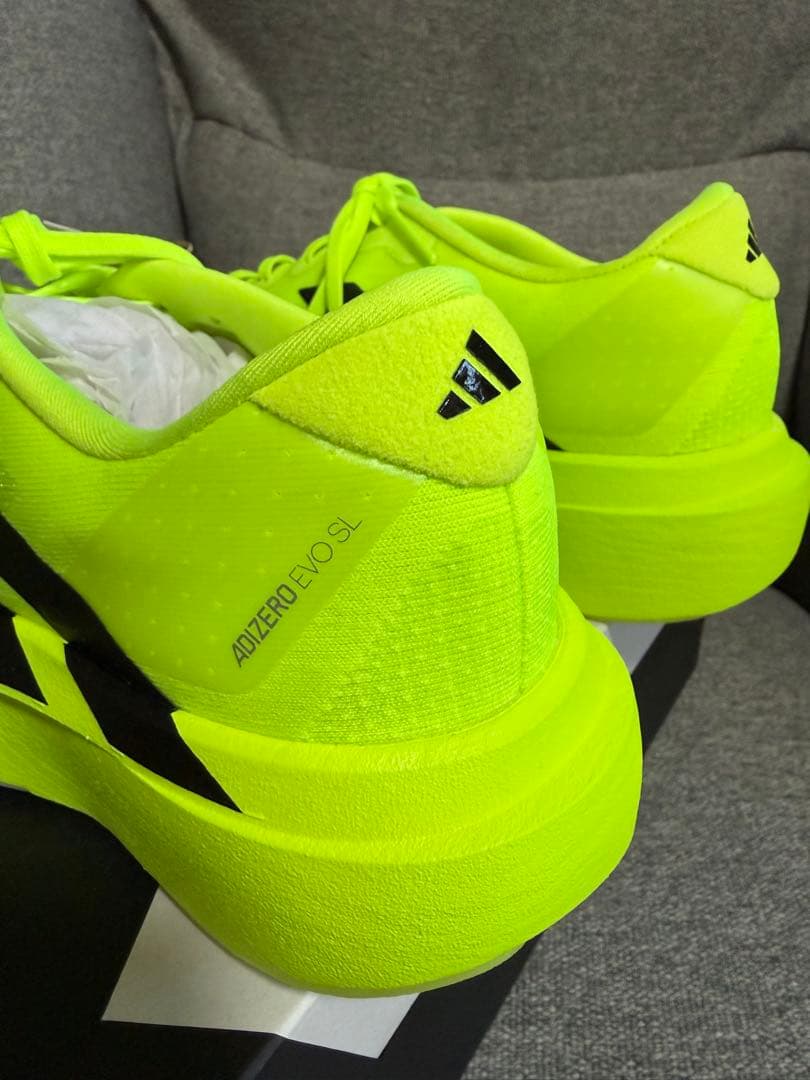 新品未使用　アディダス evo sl 26.0cm 蛍光イエロー